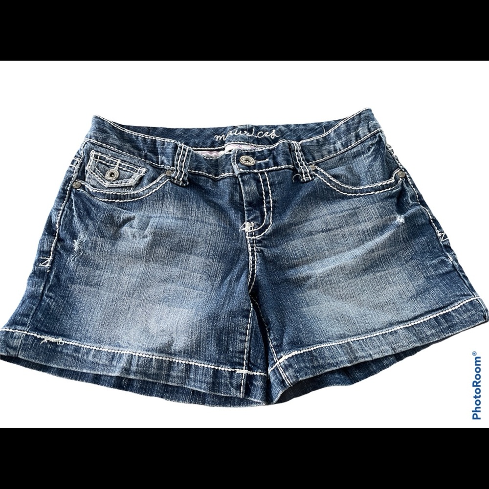 Maurices size 5/6 distressed denim shorts